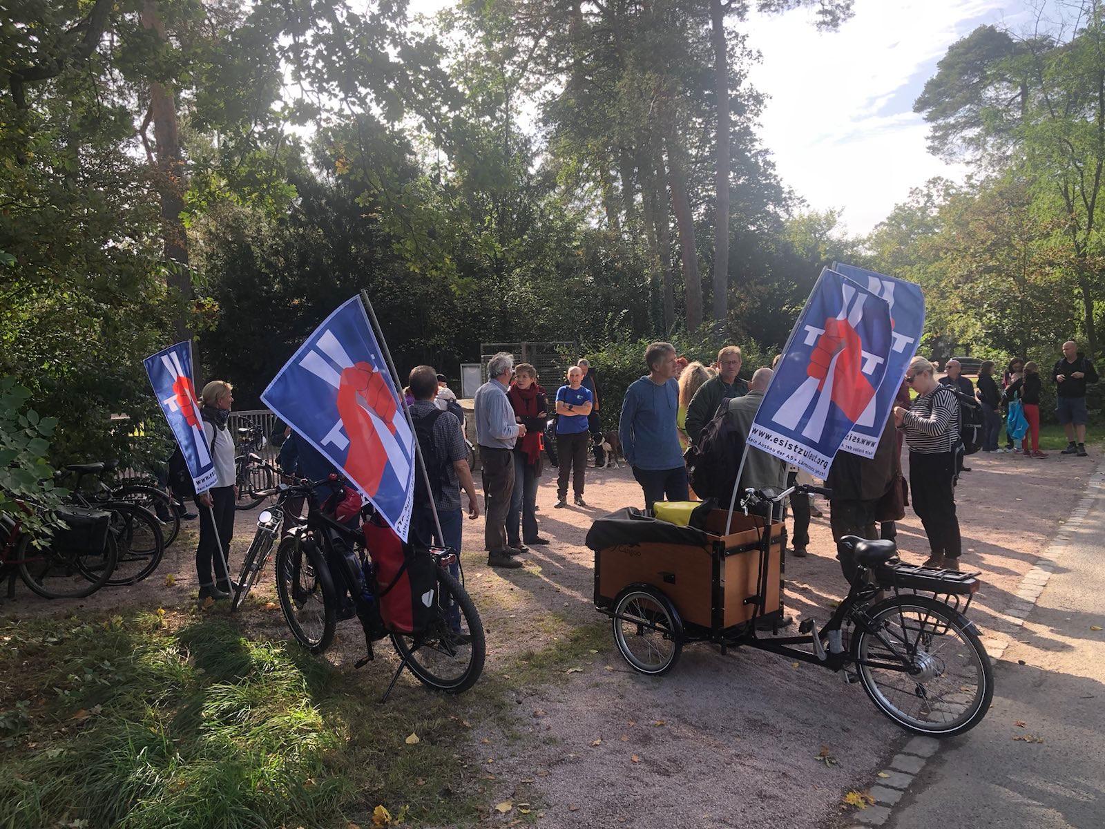 Anreise in den Stadtwald per Fahrrad oder Straßenbahn